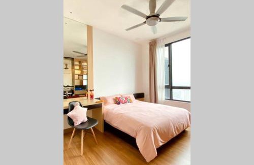 Kampung Bukit Dukong Apartment | Landmark Residence 1, Pool View, Free WiFi, TV-box, Free Parking, Near Kajang, Mahkota Cheras, C180, MRT