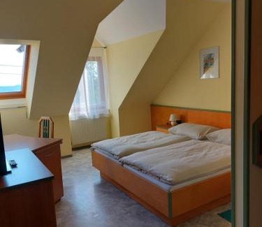 Weichselbaum House | Landrasthaus Maria Bild