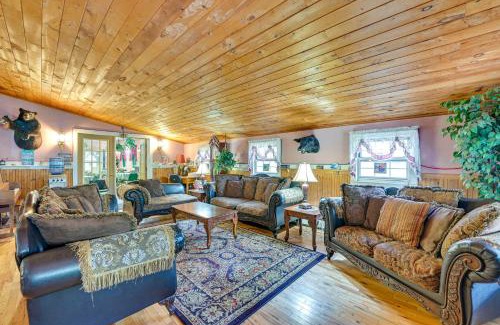 Lanesville House | Lanesville Home with Pool Table, Bar and Deck!