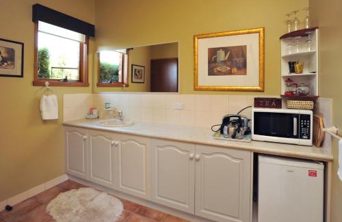 Yarra Junction Cabin | Langbrook Farm