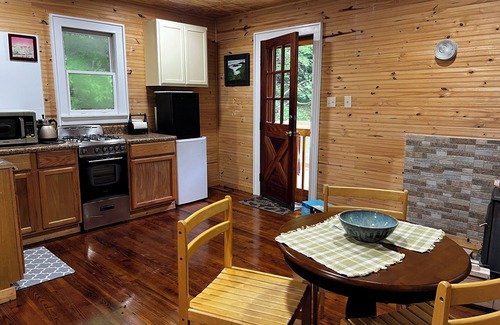 Lansing Cabin | Lansing, North Carolina Appalachian Solar Powered Cabin Paradise