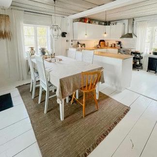 Nasviken House | Lantlig Stuga Med Panoramautsikt Över Hansesjön