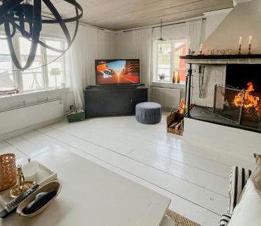 Nasviken House | Lantlig Stuga Med Panoramautsikt Över Hansesjön