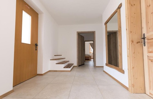 Cerklje na Gorenjskem Apartment | LARCH HOUSE
