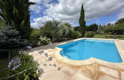 Benquet House | Larchet