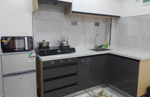 Kileleshwa Apartment | Large 1 Bedroom w/King Bed Adjacent to Westlands