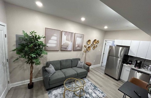 Center City East Apartment | Large 2/2 in Old City | Sleeps 8! (U-3)