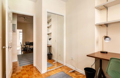 Little Italy Apartment | ✪ Large 2 Bedrooms ✪ Queen Beds ✪ Work Stations