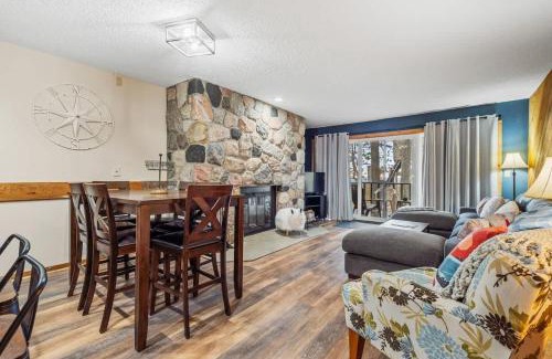 Bellaire House | Large 2 Floor Condo, Pool Pass, Beach Club, walk to Shanty Creek