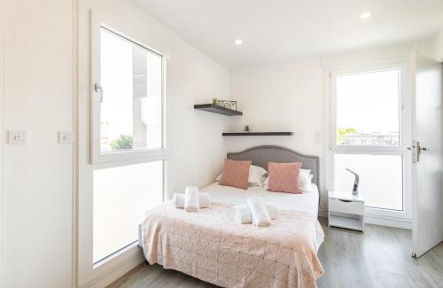 Mont-Mesly Apartment | Large 4 Bedroom Apartment near metro - only 30 minutes to Paris and Disneyland
