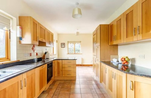 Westport House | Large 5-Bed Country House, Aughagower, Westport,
