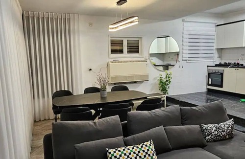 Ra'ananna Apartment | Large and designed in Ra 'anana