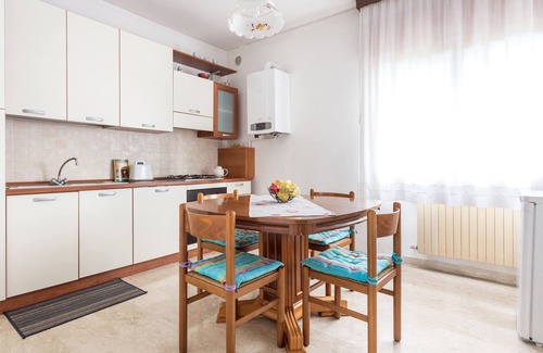 Favaro Veneto Apartment | Large apt 2 bedrooms &free car park
