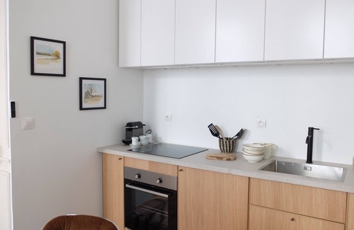 Bourgogne Apartment | Large artist's apartment, charm & hyper center