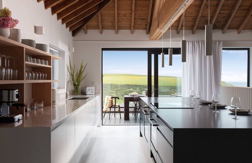 Trenance House | LARGE BEACH HOUSE - GREAT LOCATION AND VIEWS
