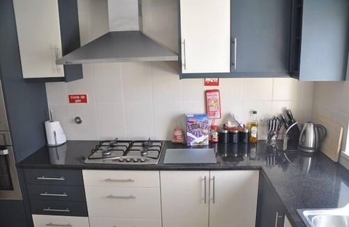 Guia Apartment | Large Beautiful 3 Bedroom Apartment with Garden/Pool