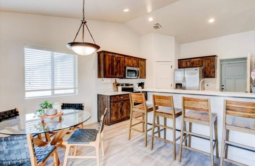 Heber House | Large Central Heber Rambler