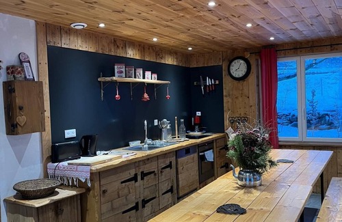 Les Estables Ski Chalet | large cottage of Pradel aux Estables, 14 places