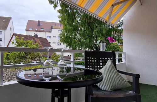 Stuhlinger-Eschholz Apartment | Large double room with bathtub/WC