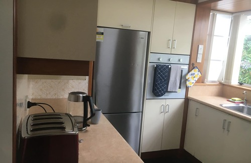 Torbay House | LARGE FAMILY HOME - Short Walk to Two Beaches & Netflix