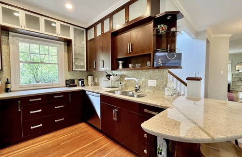 Shaughnessy House | Large family home, sleeps 8, in excellent location