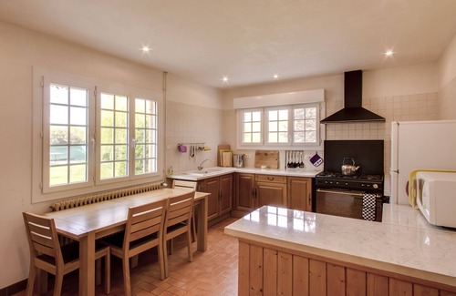 Cherigne House | Large family house with heated pool