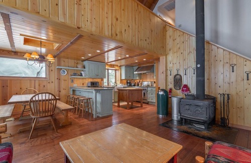 Kingswood Estates House | Large Farmhouse Styled Manor w/Bonus Entertainment Room, Loft, Garage
