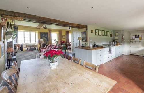 Blackford House | Large gentrified farmhouse nr trendy Bruton, 8 bedrooms, wild swimming, sauna.