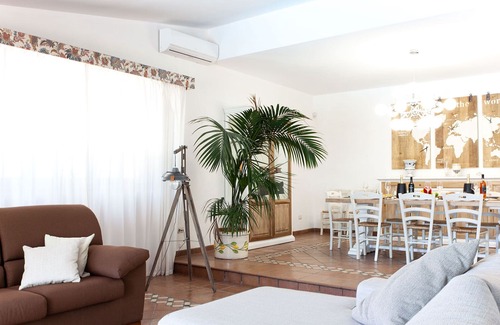 Neviano Villa | Large holiday villa near Gallipoli 6 bedrooms, 6 bathrooms, private pool m200
