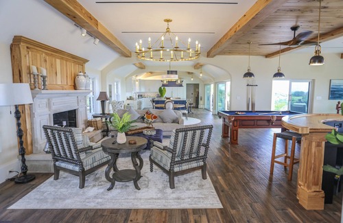 Hamilton Parish House | Large home at one of the highest in Tuckerstown, newly renovated.