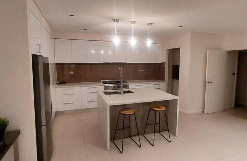 Kingston House | Large Home @Kingston Foreshore