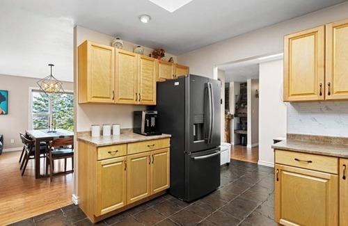 Harvey House | Large Home, Waterviews, Central Location to Rocks/Fundy - Fundys Lost Lobster