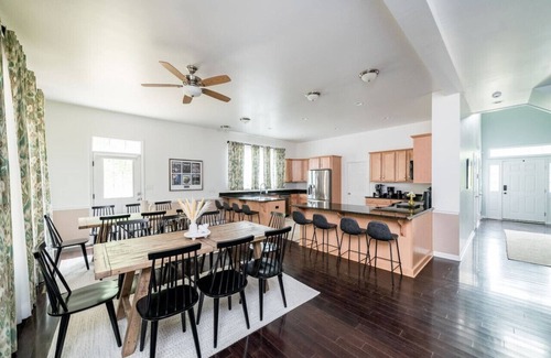 Rustburg House | Large home with acres to explore! 10 min to LU