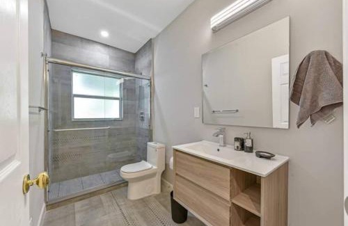 River Oaks House | Large Home Wking Bed By Pmi Unit Bh