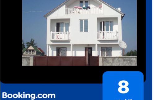 Maltakva Ski Chalet | Large house at the beach.