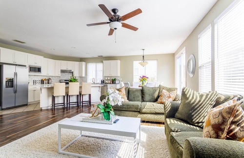 Elk Grove House | Large house in a safe new neighborhood