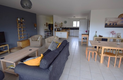 Vensac House | Large house near beach. 10 beds, 3 bathrooms. Lovely enclosed garden.