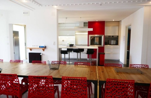 Sainte-Florence Villa | Large House, sleeps 20, 20 minutes Puy du Fou, indoor pool, spa, sauna
