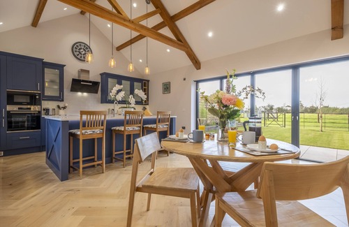 Ipswich Apartment | Large immaculate conversion - The Milking Parlour