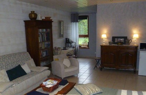 Saint-Marcellin Vercors Isere Communaute House | Large independent bedroom in peaceful country house