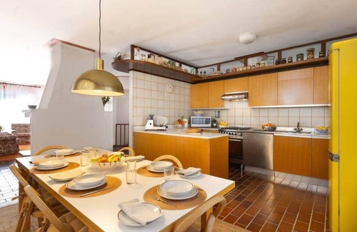 Lesa Villa | Large lakeside villa