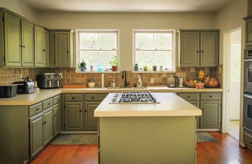 Altadena House | Large & Light-filled Pool Home