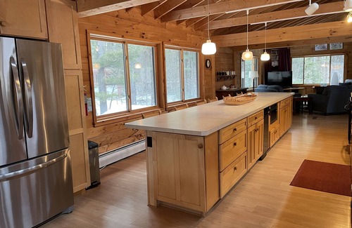 Williamsville House | Large modern house with huge open great room and four large bedrooms with baths