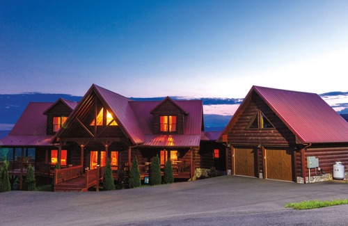 Dobson Cabin | Large Mountaintop Cabin sleeps 16! Blue Ridge Mountain Views & Wraparound Deck