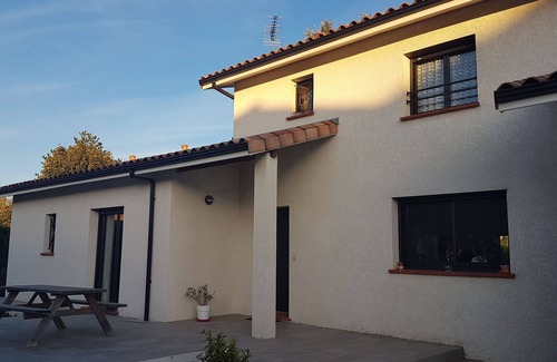 Labarthe-sur-Leze House | Large private room with bathroom and WC