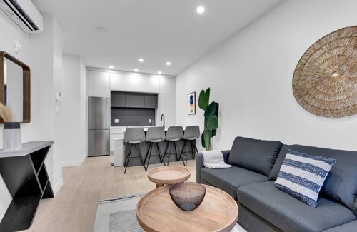 Southwest Condo | Large renovated 1 bedroom, king bed, sleep 4