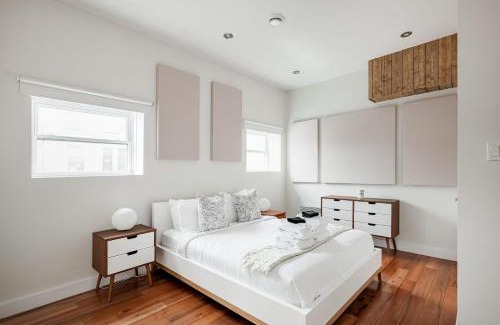 Plateau Mont Royal Apartment | Large Renovated Home in Le Plateau