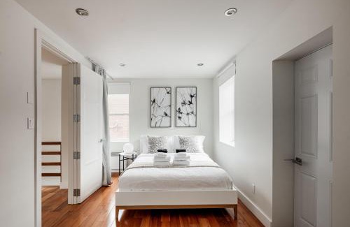 Plateau Mont Royal Apartment | Large Renovated Home in Le Plateau