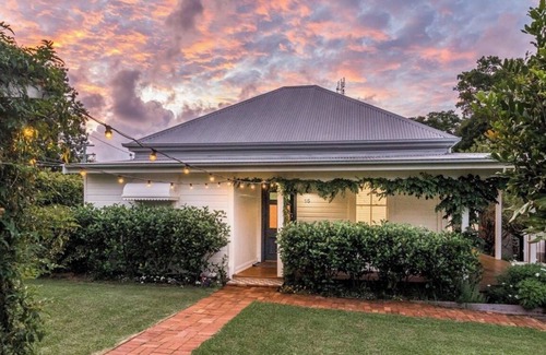 Clunes House | Large romantic 4 bed weatherboard home in charming Clunes, Byron Bay Hinterland