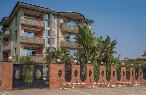 Lubumbashi House | Large Room with Free Breakfast